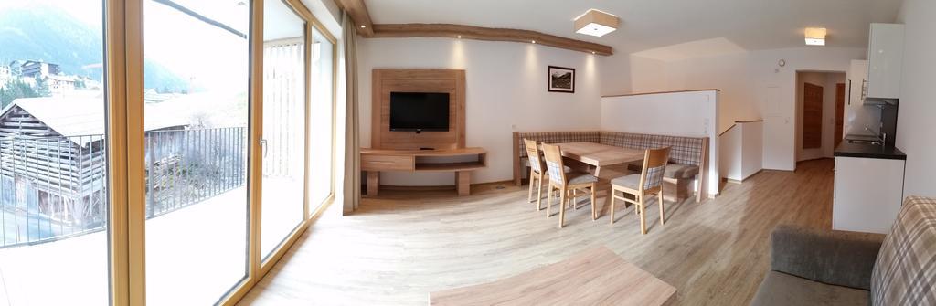 Apart Viva Ischgl Room photo